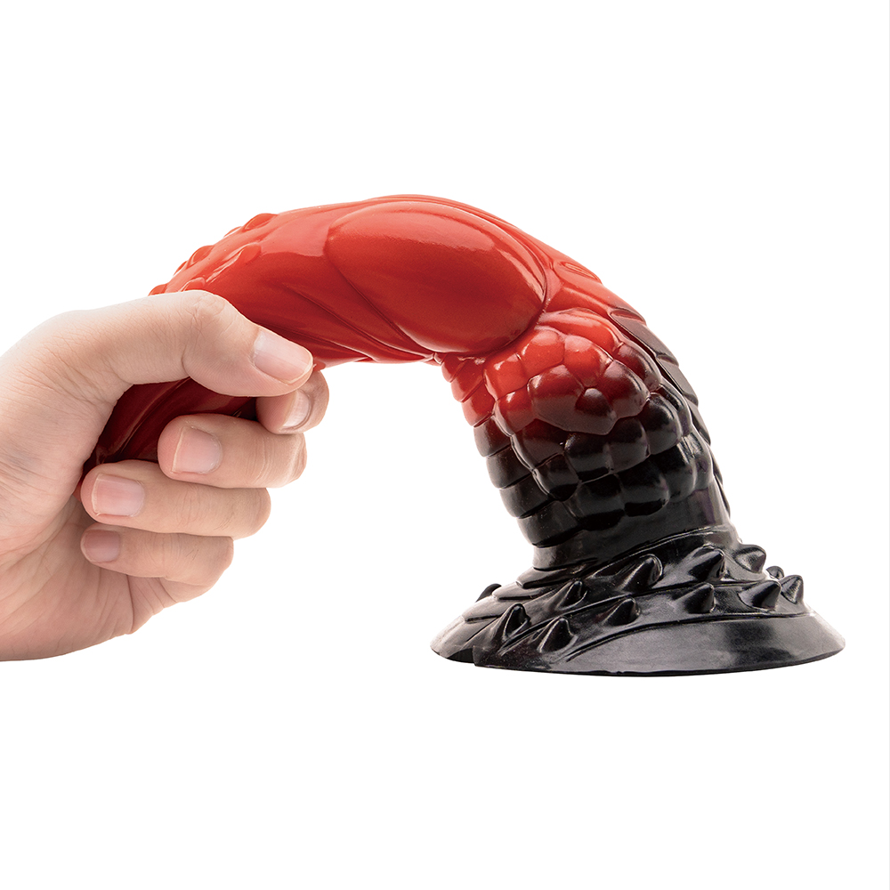 Dunkler Monsterdildo, k&uuml;nstlicher Sauger, gro&szlig;er Penis 