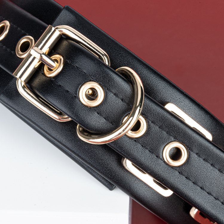 Set di bondage SM in pelle PU da 2 pezzi, giocattoli di ritenuta erotici, tra cui manette e collare per flirtare per giochi BDSM per adulti